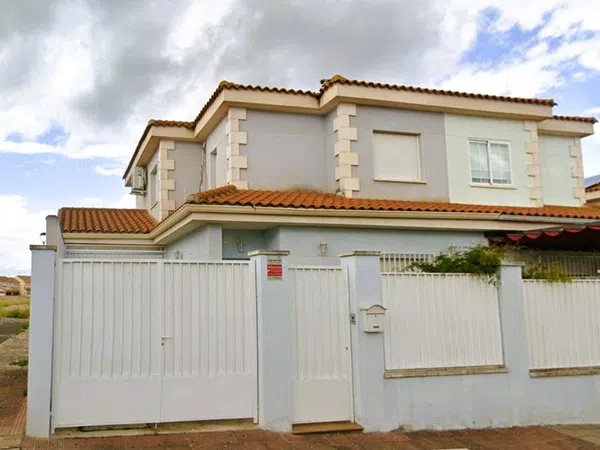 Chalet pareado en Poblete - Foto 2