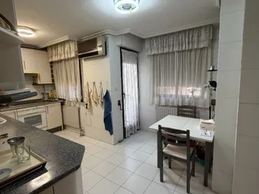 Piso en  Avenida Coronel Baeza 15 - Foto 2