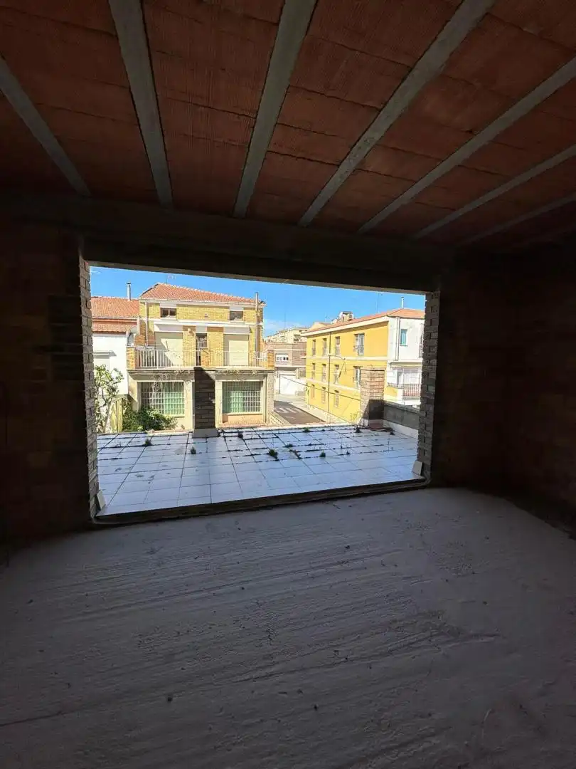 Casa adosada en  Carrer de Gabriel de Tàrrega 18 - Foto 13