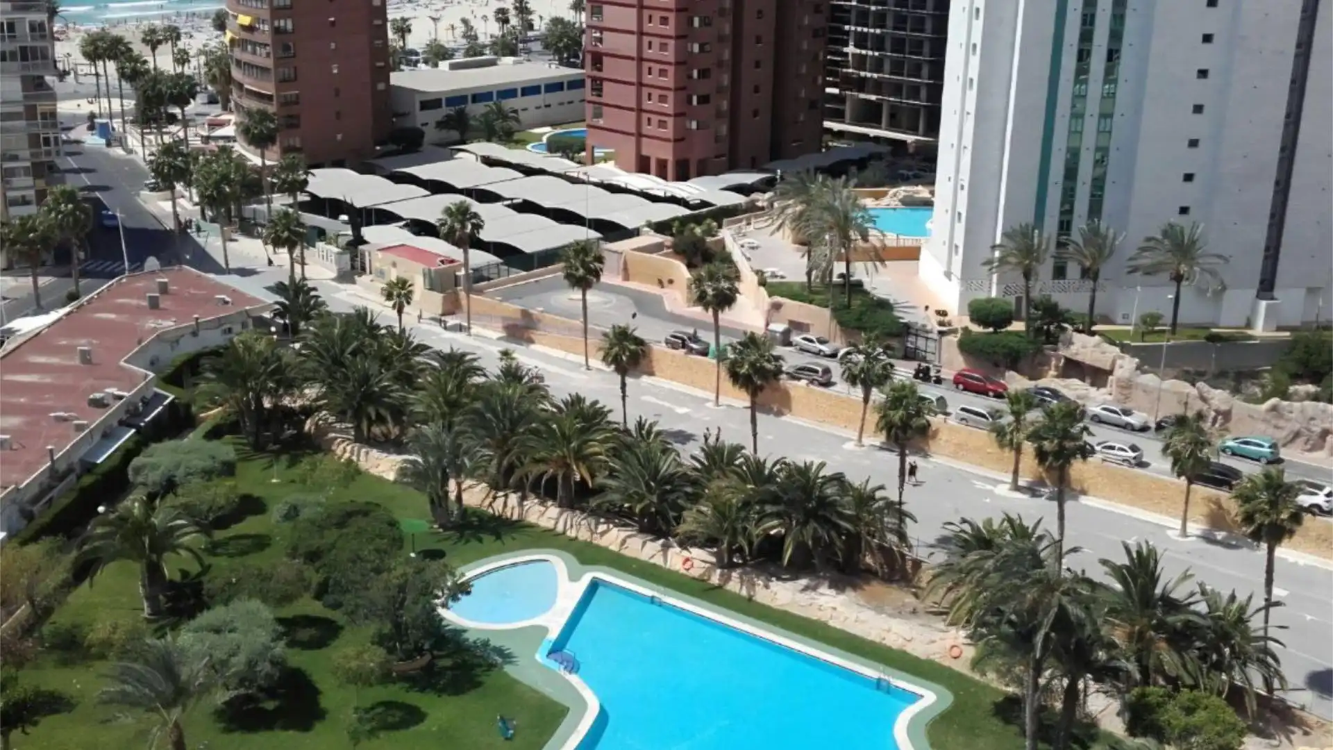 Piso en  Avinguda de la Marina Baixa 28 - Foto 2