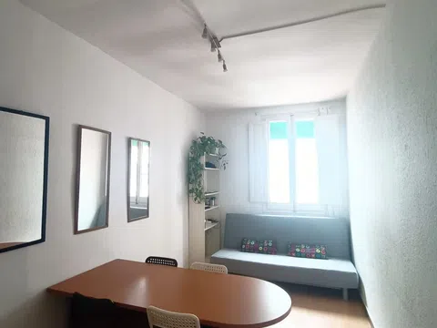 Piso en Casanova, 240