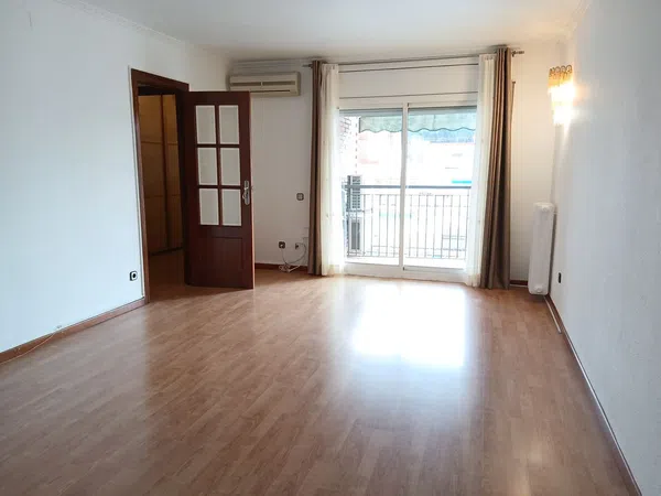 Piso en paseo de la Mare de Déu del Coll, 74