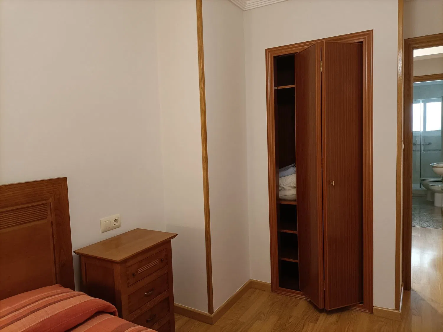 Piso en calle Arquitecto Pérez Bellas, 5 - Foto 2