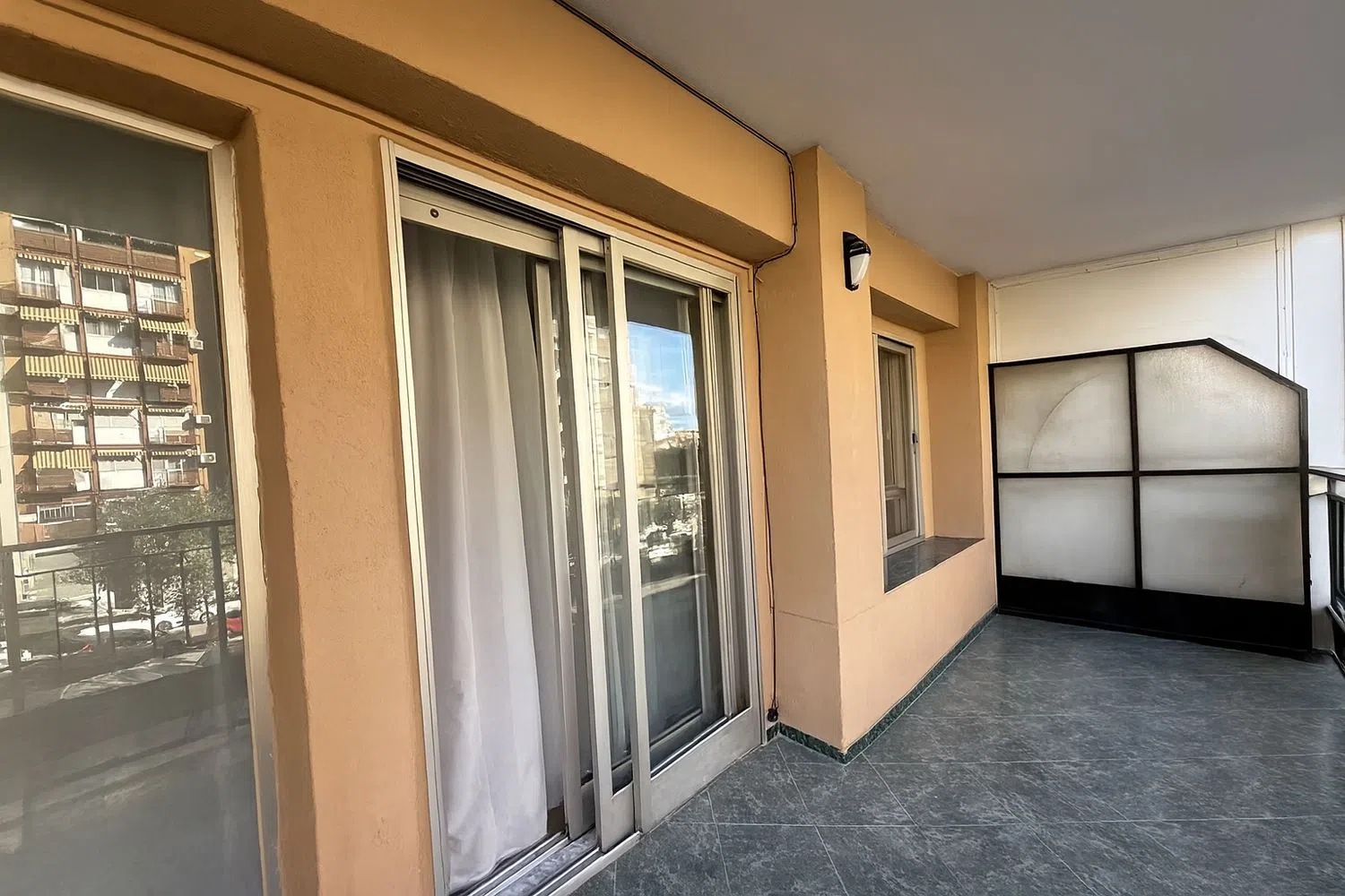 Piso en calle d' Alcàsser, 3 - Foto 3