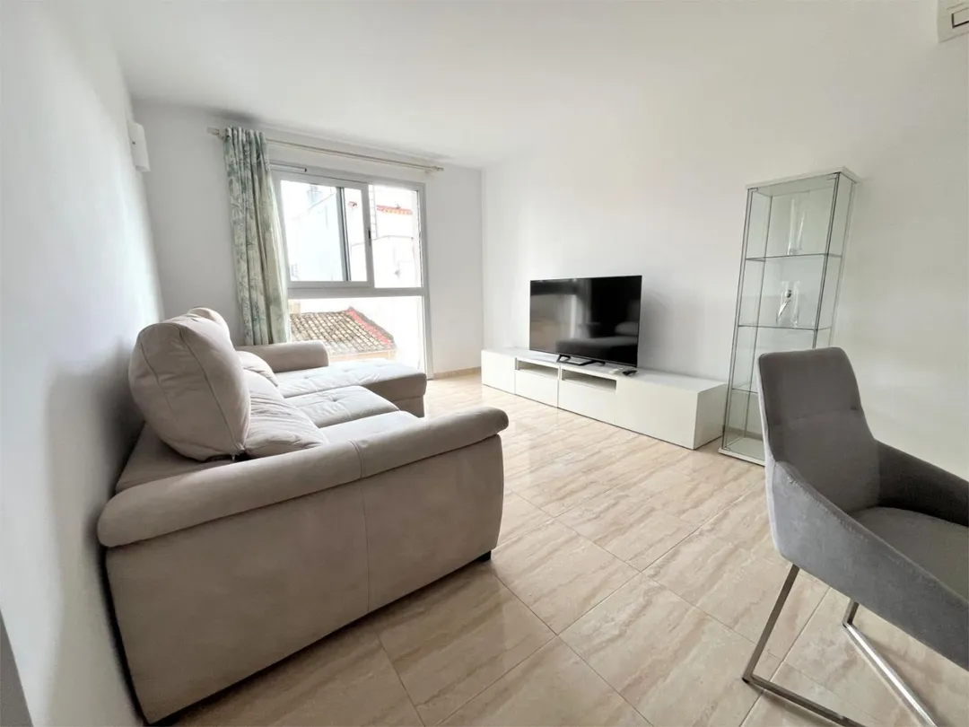 Piso en  Carrer del Pare Guillem Vives 4 - Foto 1