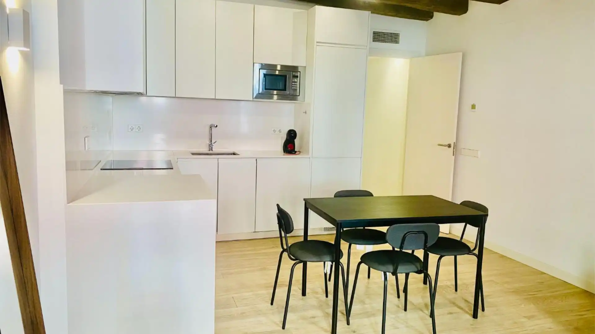 Piso en  Carrer dels Escudellers 16 - Foto 3