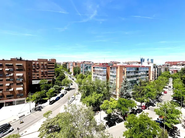 Ático en calle de Víctor de la Serna, 26