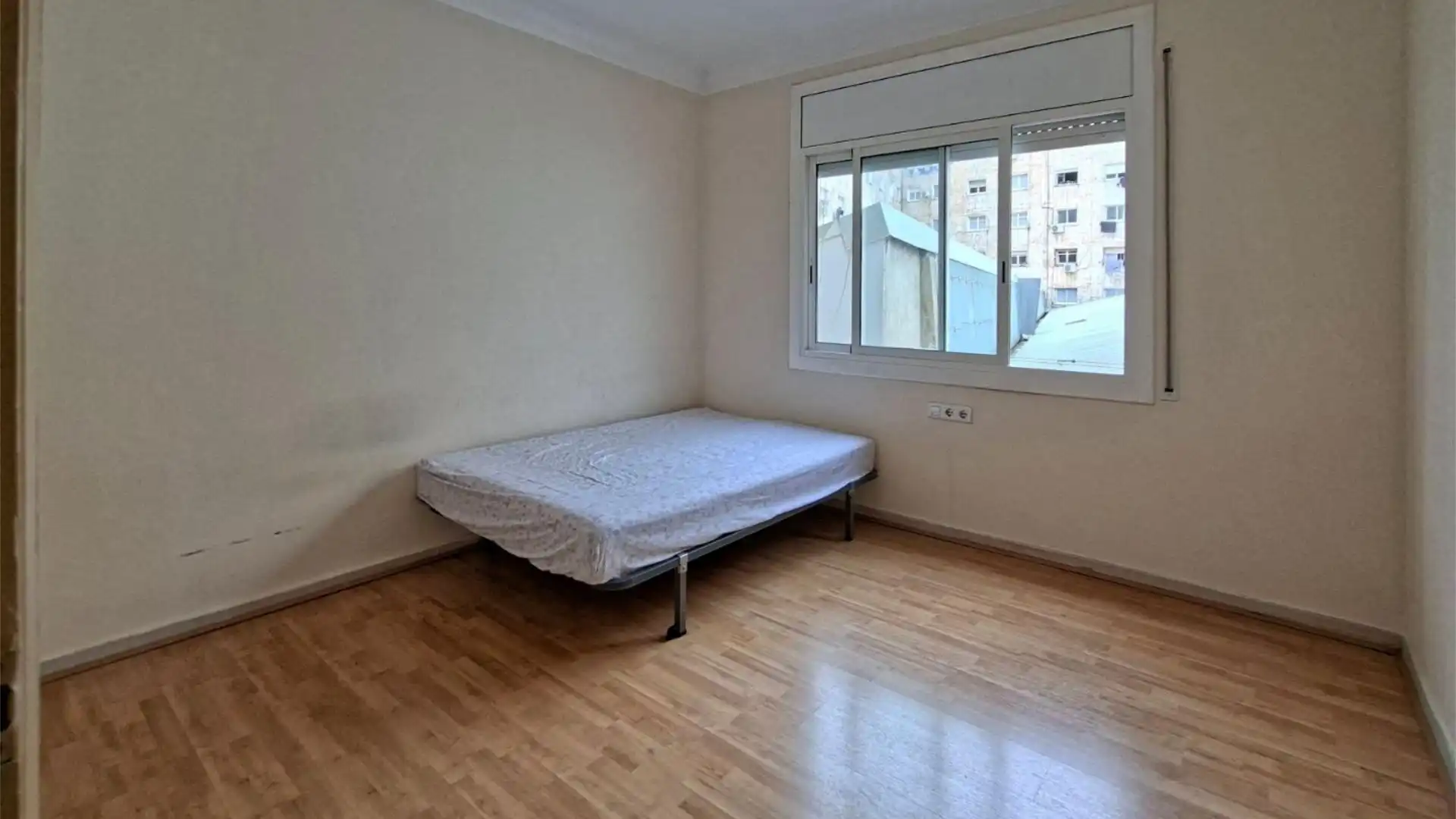 Piso en  Carrer de Benet Mateu 55 - Foto 4