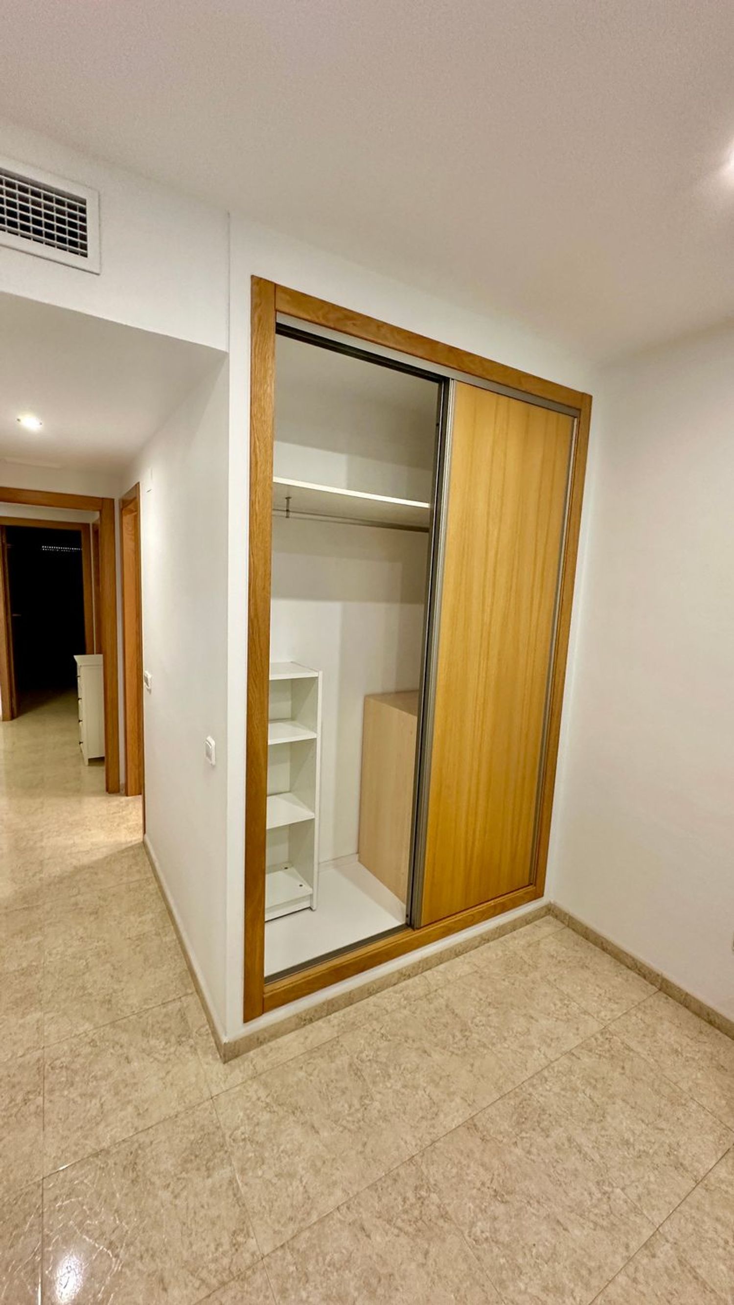 Piso en avenida Don Juan de Borbón, 202 - Foto 28