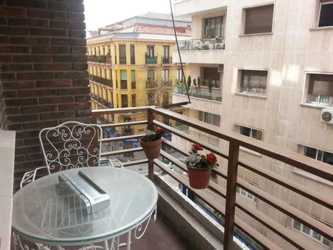 Piso en calle de Jordan, 14