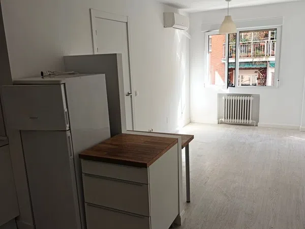 Piso en calle de Canillas, 27