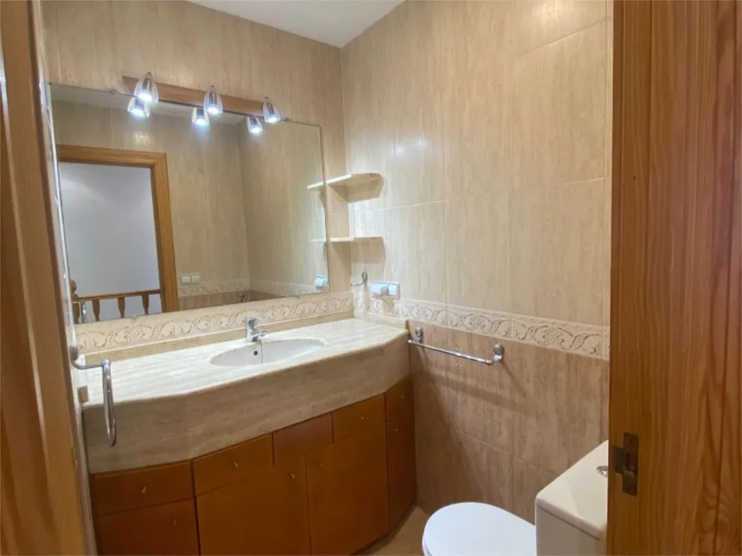 Piso en  Calle Infiesto 2 - Foto 14