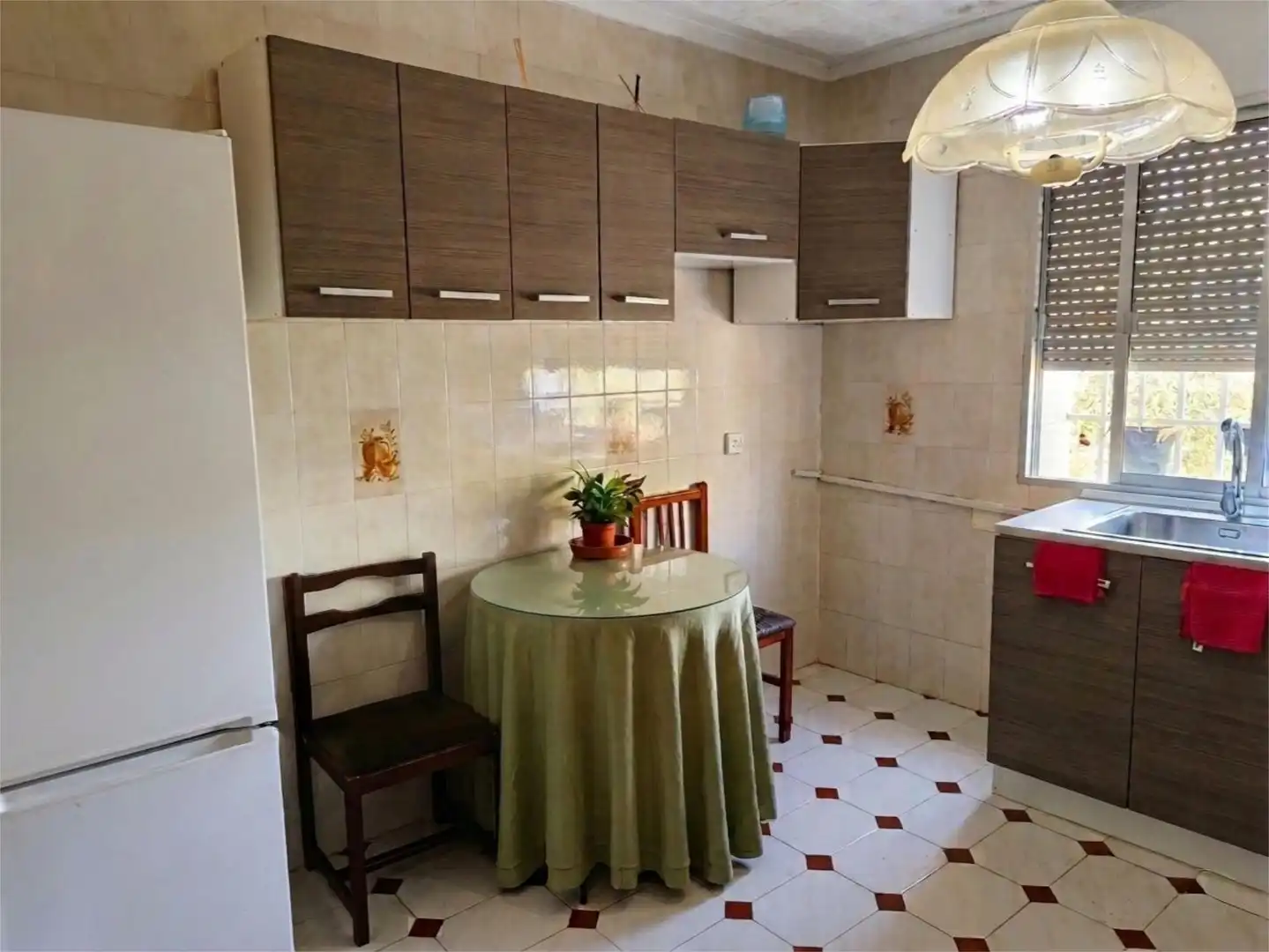 Casa adosada en  Calle Jacinto Benavente 18 - Foto 2