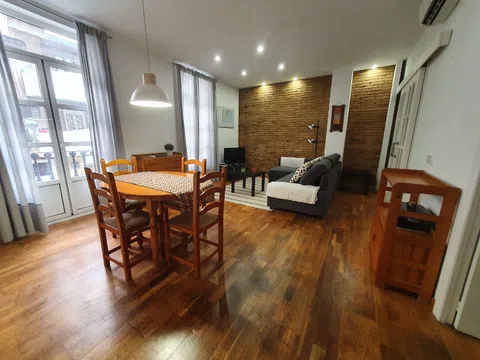 Piso en Vivons, 32