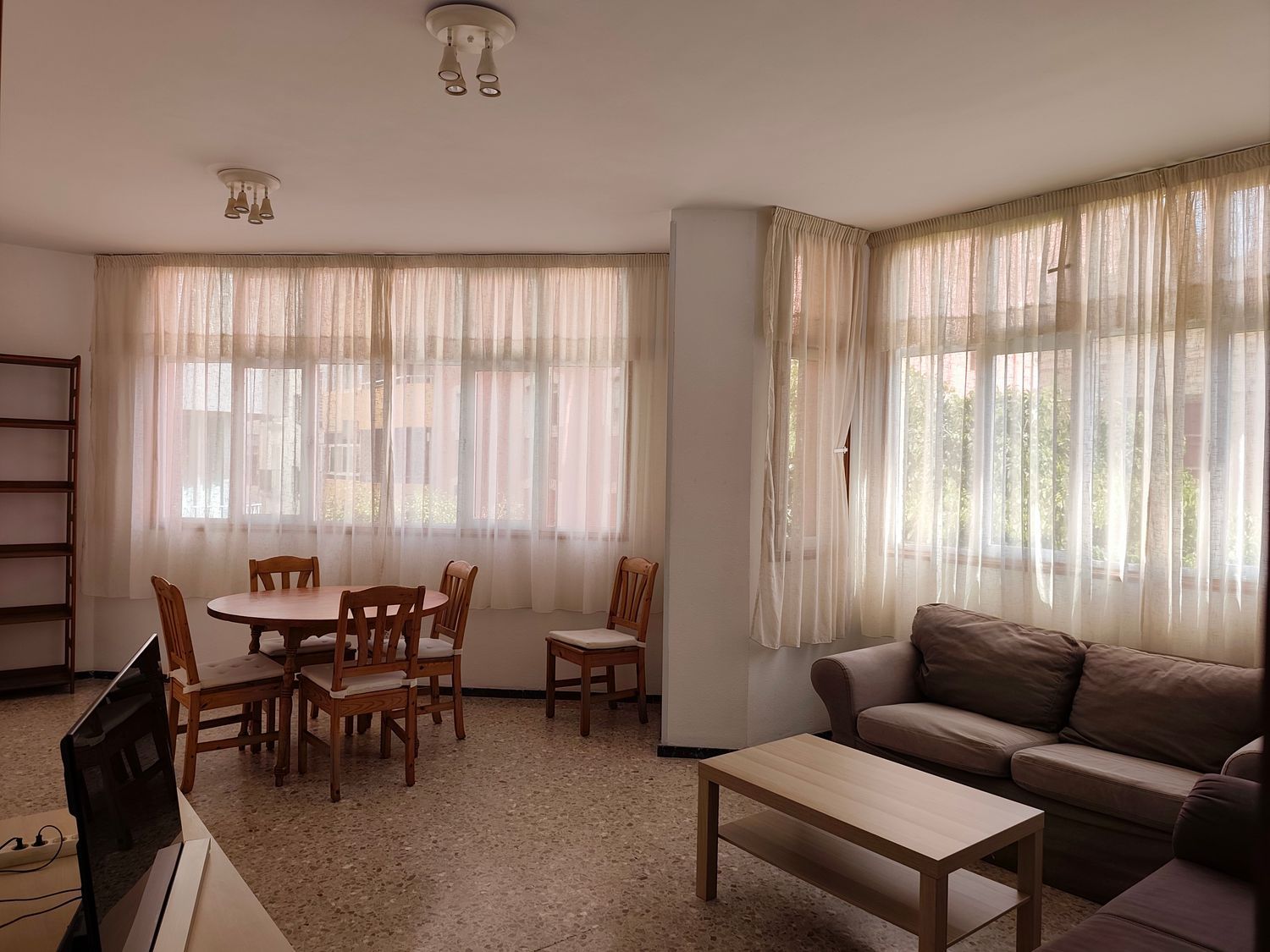 Piso en calle Bernardo de la Torre, 77 , 3º - Foto 1