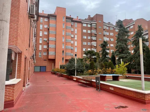 Piso en calle de Capri, 2