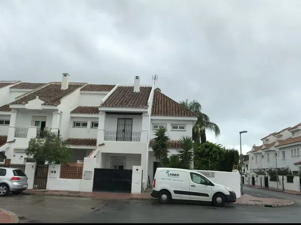 Chalet pareado en Urbanización Los Naranjos de Marbella, 2 Manzana 2 - Foto 1