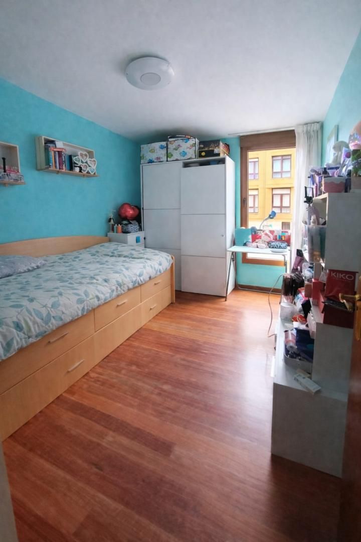 Piso en  Calle Manuel Pombo Angulo 12 - Foto 14