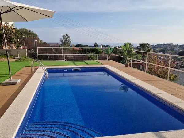 Casa o chalet independiente en Avenida Stanta Maria de Montserrat, 65 a - Foto 1