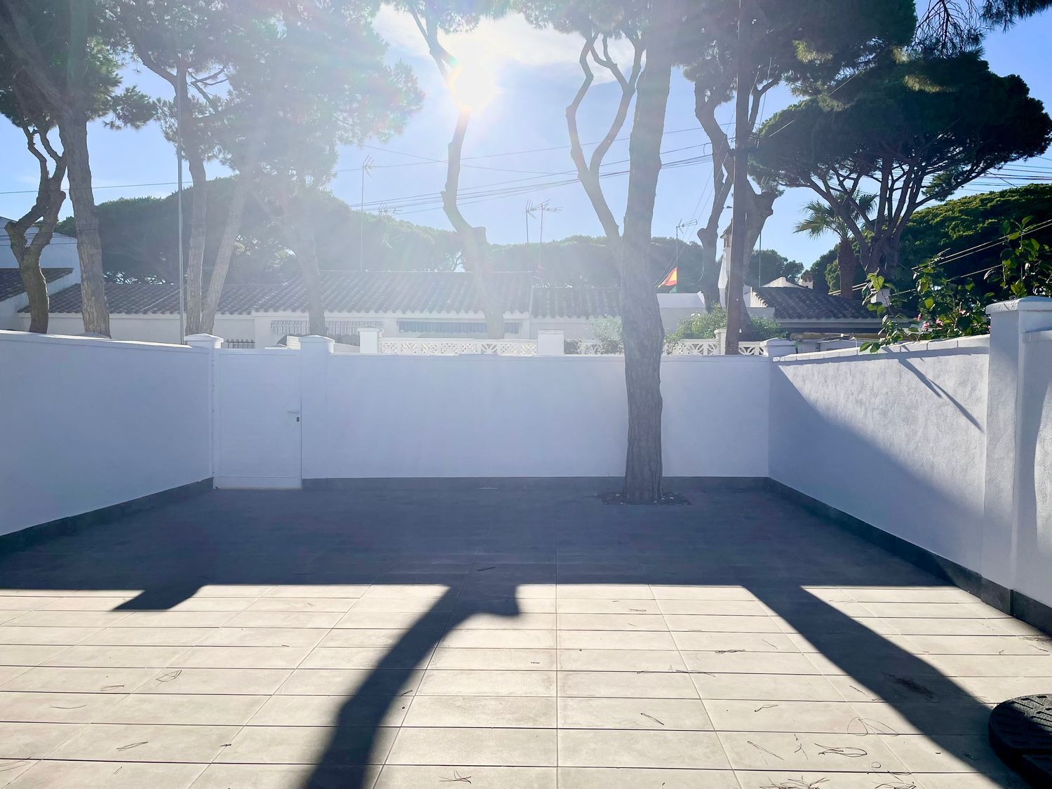 Chalet adosado en Avenida del Cantábrico, 14, La Barrosa - Foto 3