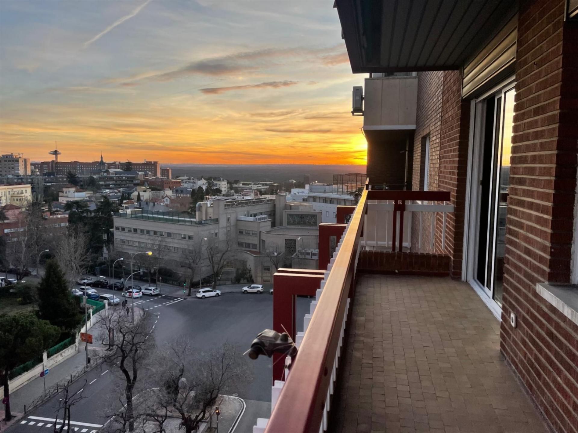 Piso en  Avenida de la Reina Victoria 68 - Foto 18