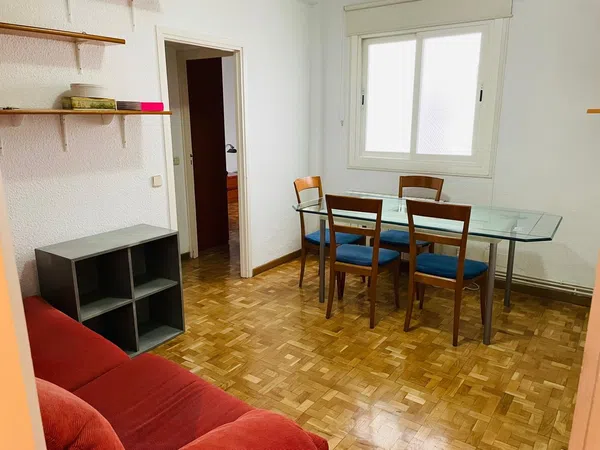 Piso en calle de los Artistas, 24