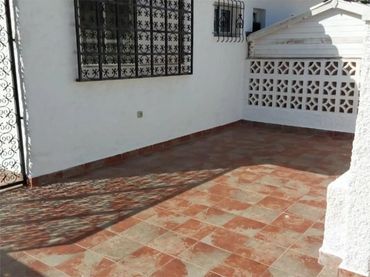Casa adosada en avenida Avenida 8 Marzo 43 - Foto 2