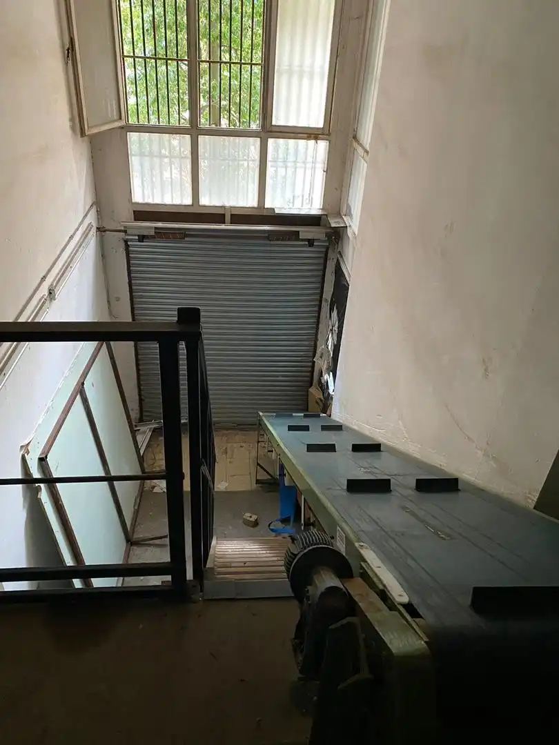 Local comercial en  Carrer Cooperativa 83 - Foto 3