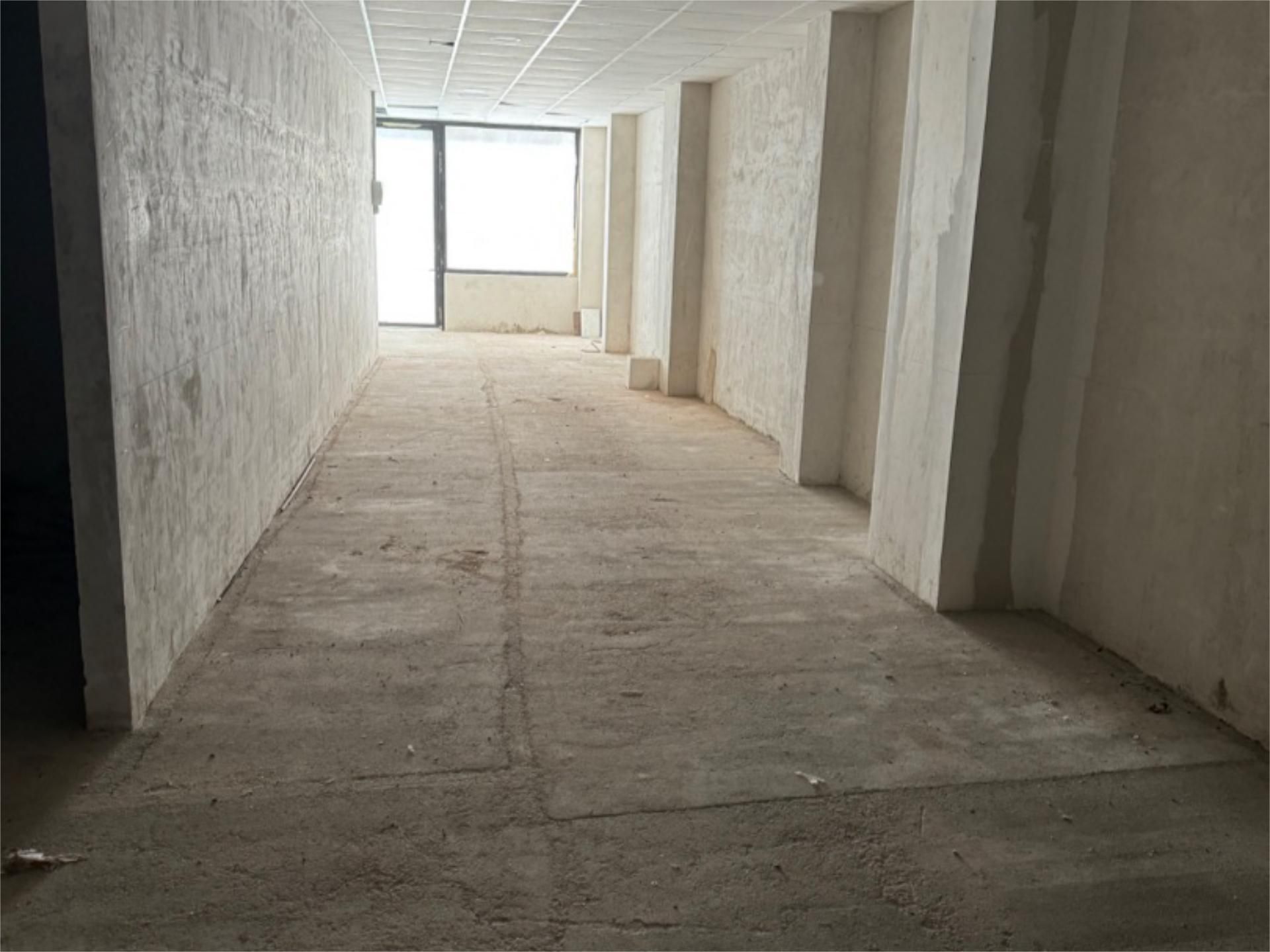 Planta baja en  Calle Luis Béjar 10 - Foto 4