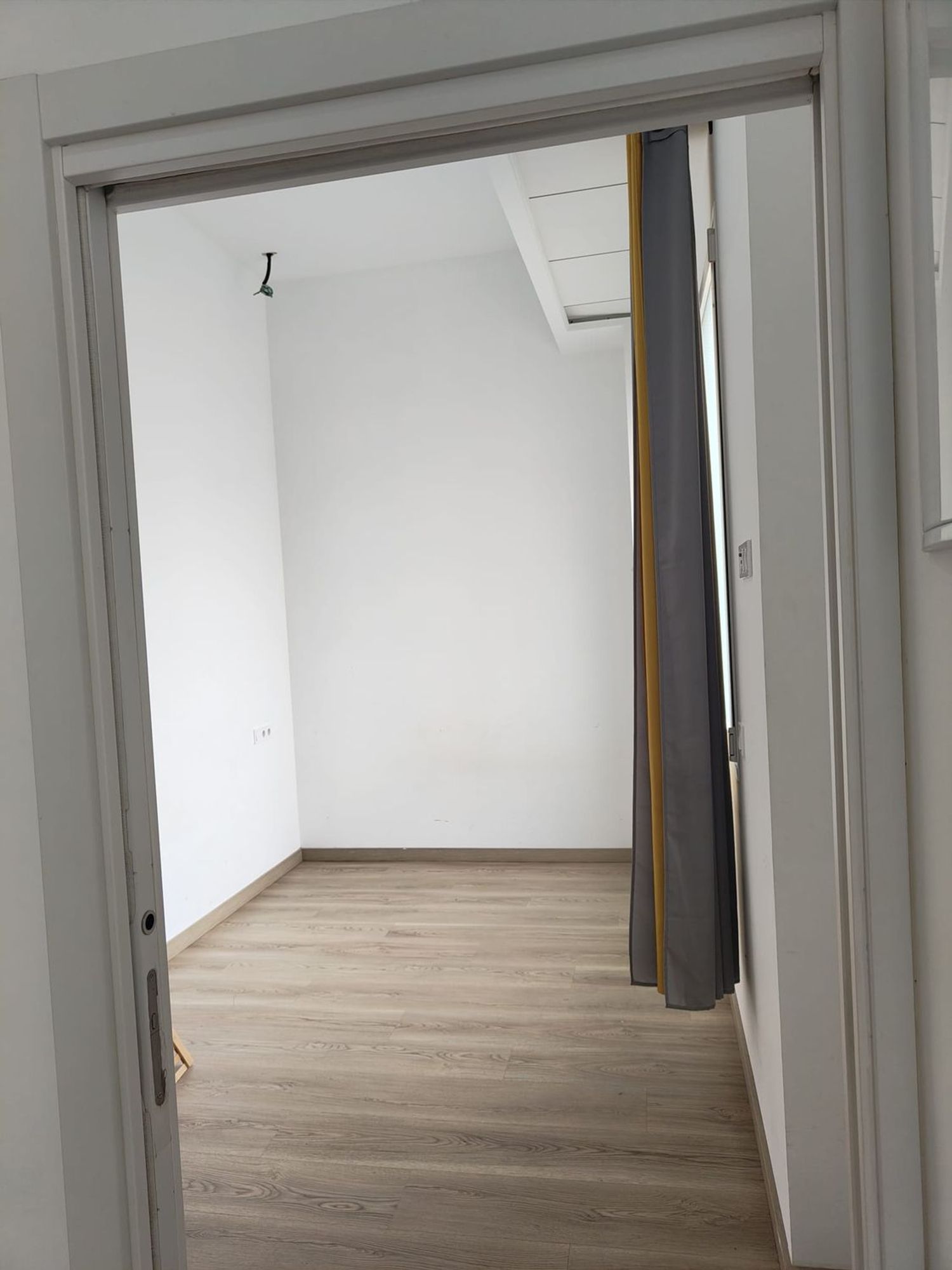 Piso en calle de Berni i Català, 31 - Foto 2