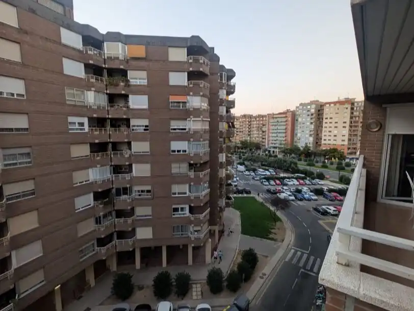 Venta de Piso en Calle de Illueca 3, Parque Miraflores, Zaragoza | 330. ...