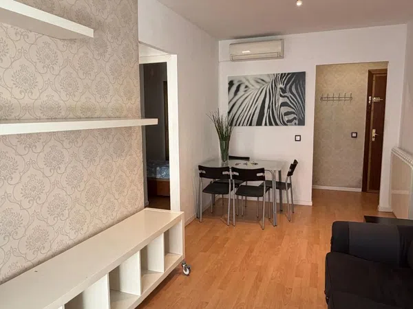 Piso en calle del Cardenal Silíceo, 6