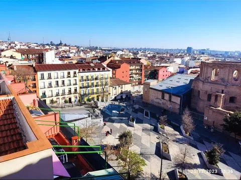 Ático en calle de Embajadores, 35