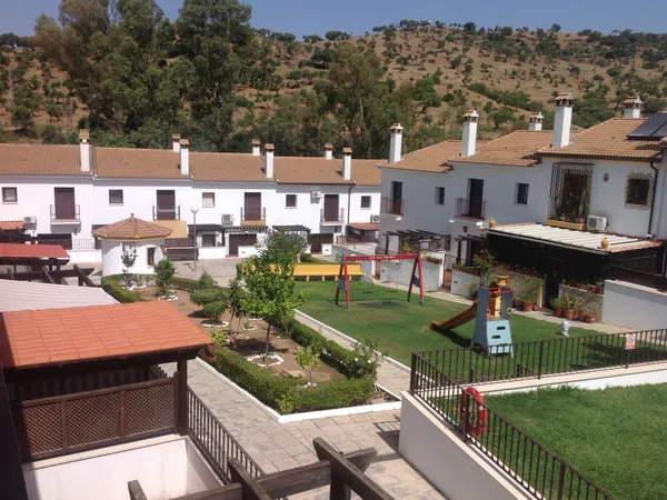 Chalet pareado en Las higueras s/n - Foto 2