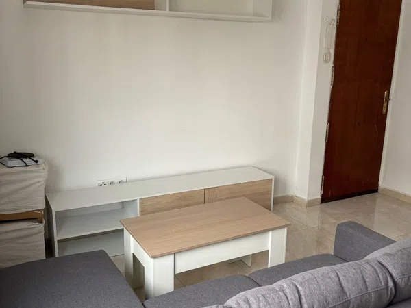 Piso en calle los Romeros, 6