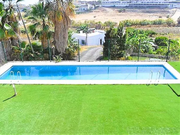 Chalet adosado en Calle del Lago, 14 - Foto 2