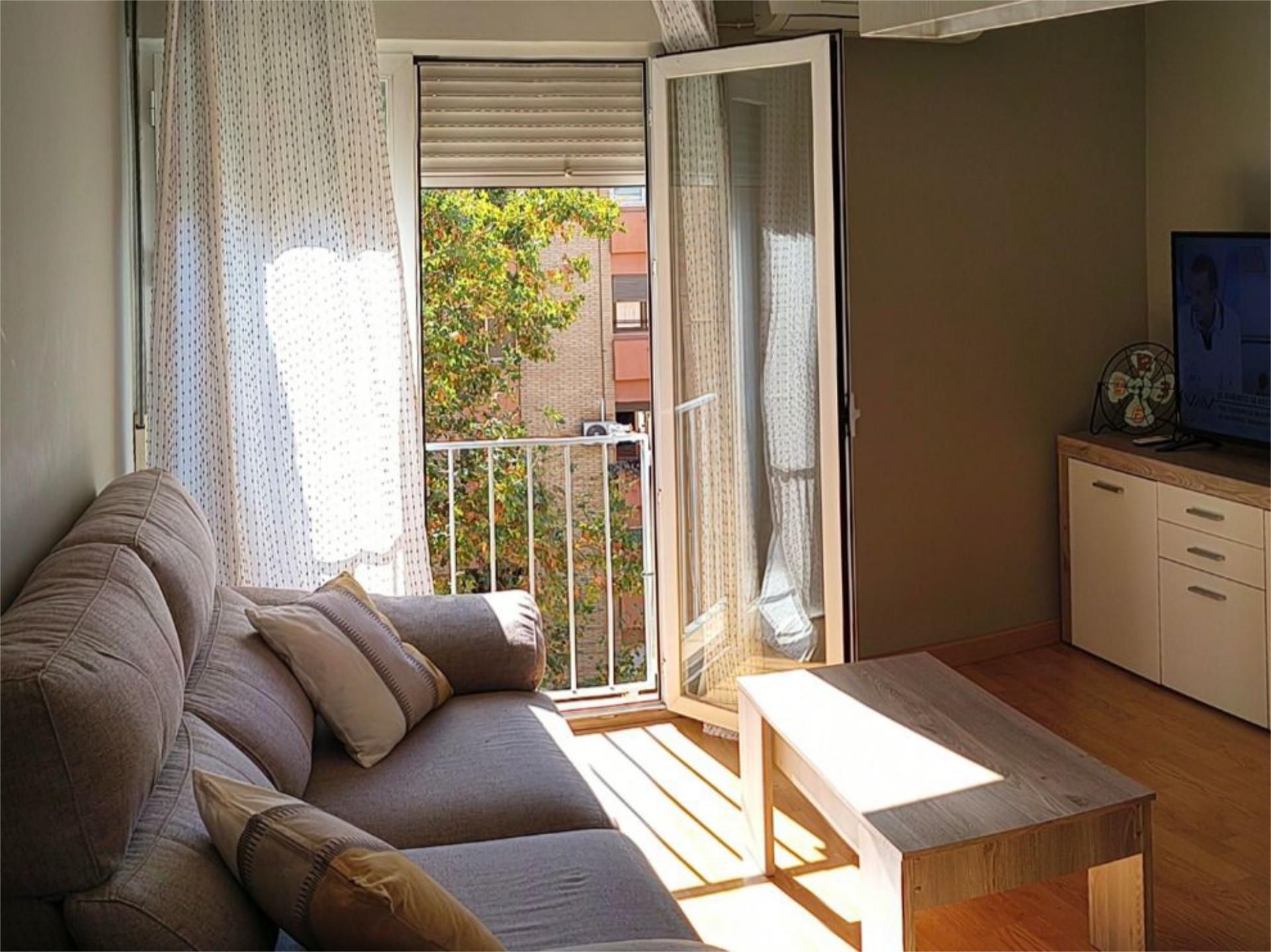 Piso en  Avenida de las Fuerzas Armadas 6 - Foto 2