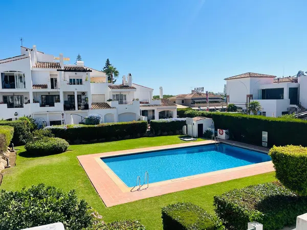 Piso en Calle Pilar Bardem, 2, Sierra de Estepona-Avda de Andalucia - Foto 1