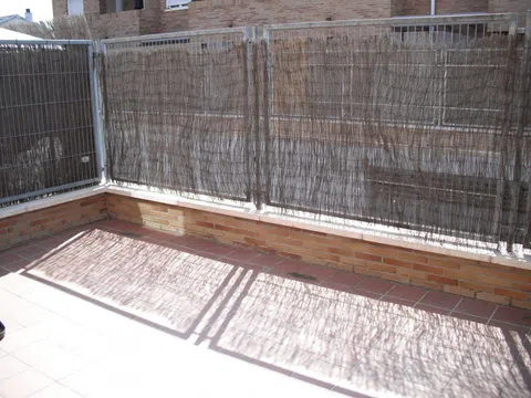 Piso en calle Isla de Lobeira, 106