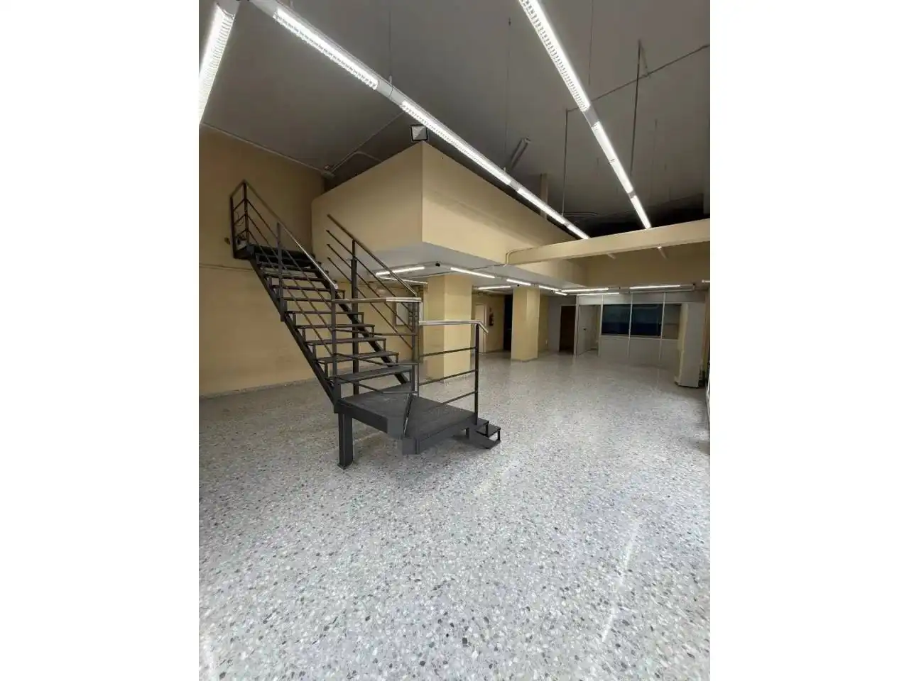 Local comercial en  Calle Carrer del Dibuixant Avellaneda - Foto 8