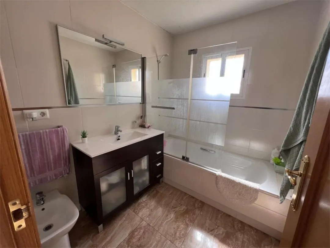 Piso en  Avenida Don Juan de Borbon 98 - Foto 5