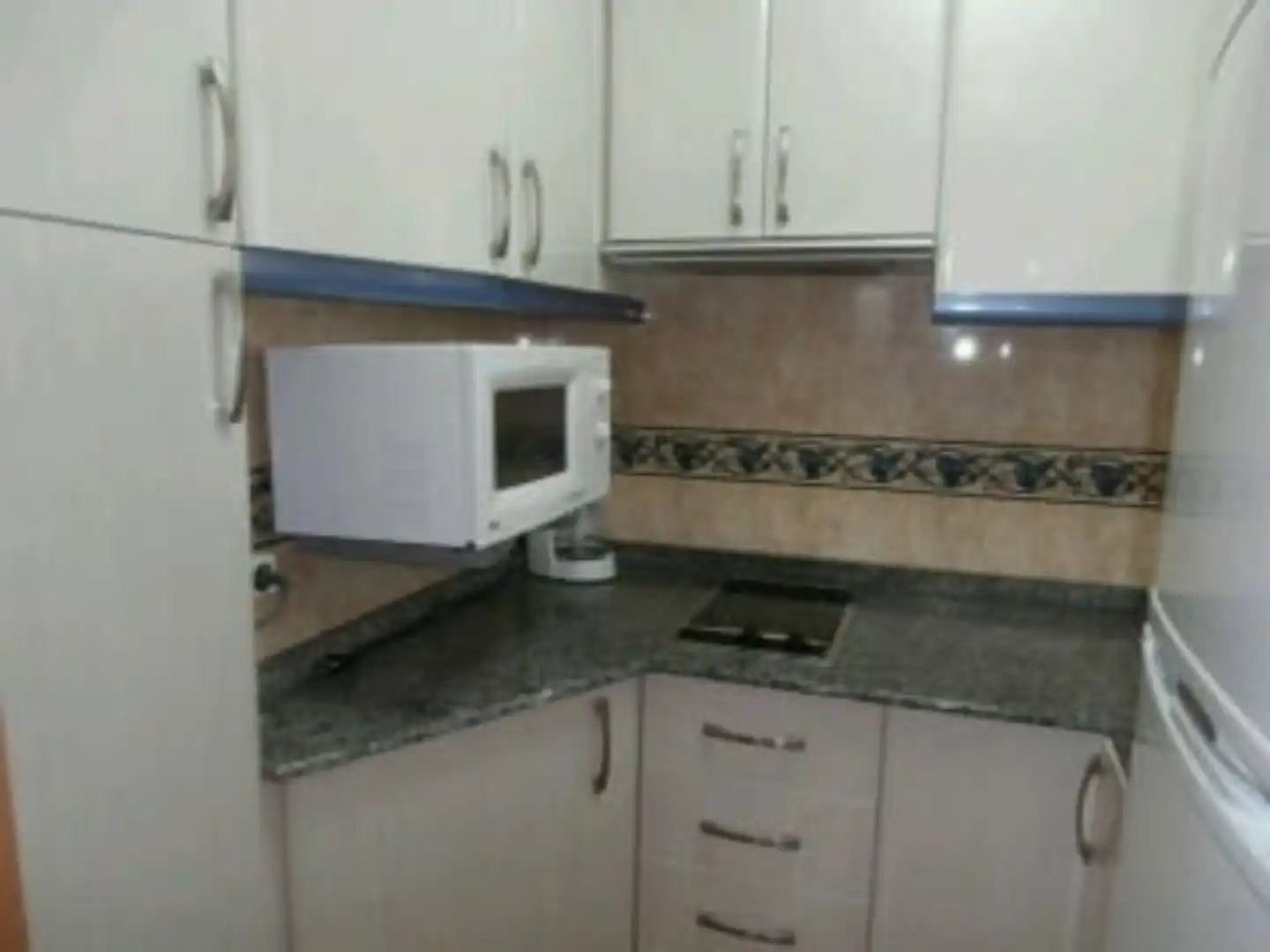 Piso en  Avenida de la Armada Española 7 - Foto 2