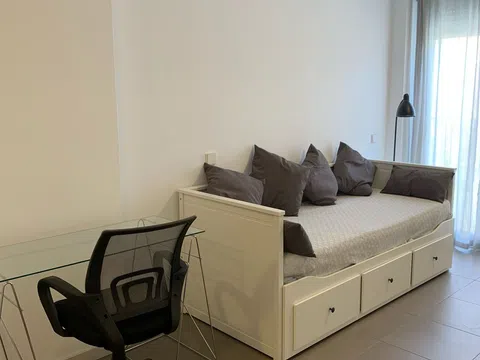 Estudio en calle de Puente la Reina, 39