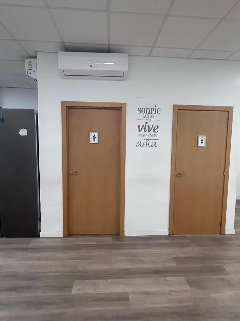 Local comercial en  Carrer de la Vall d'Albaida 10 - Foto 4