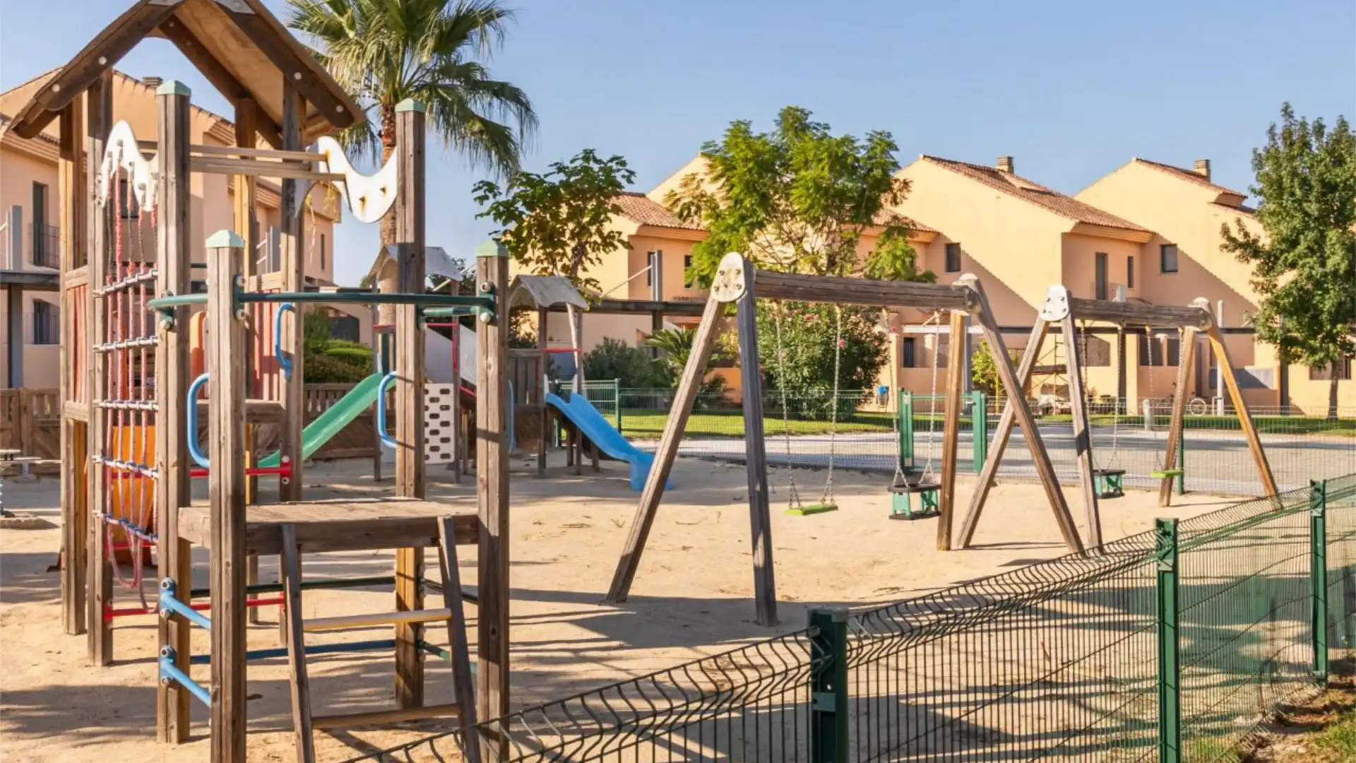 Casa adosada en  Calle Teodosio 12 - Foto 47