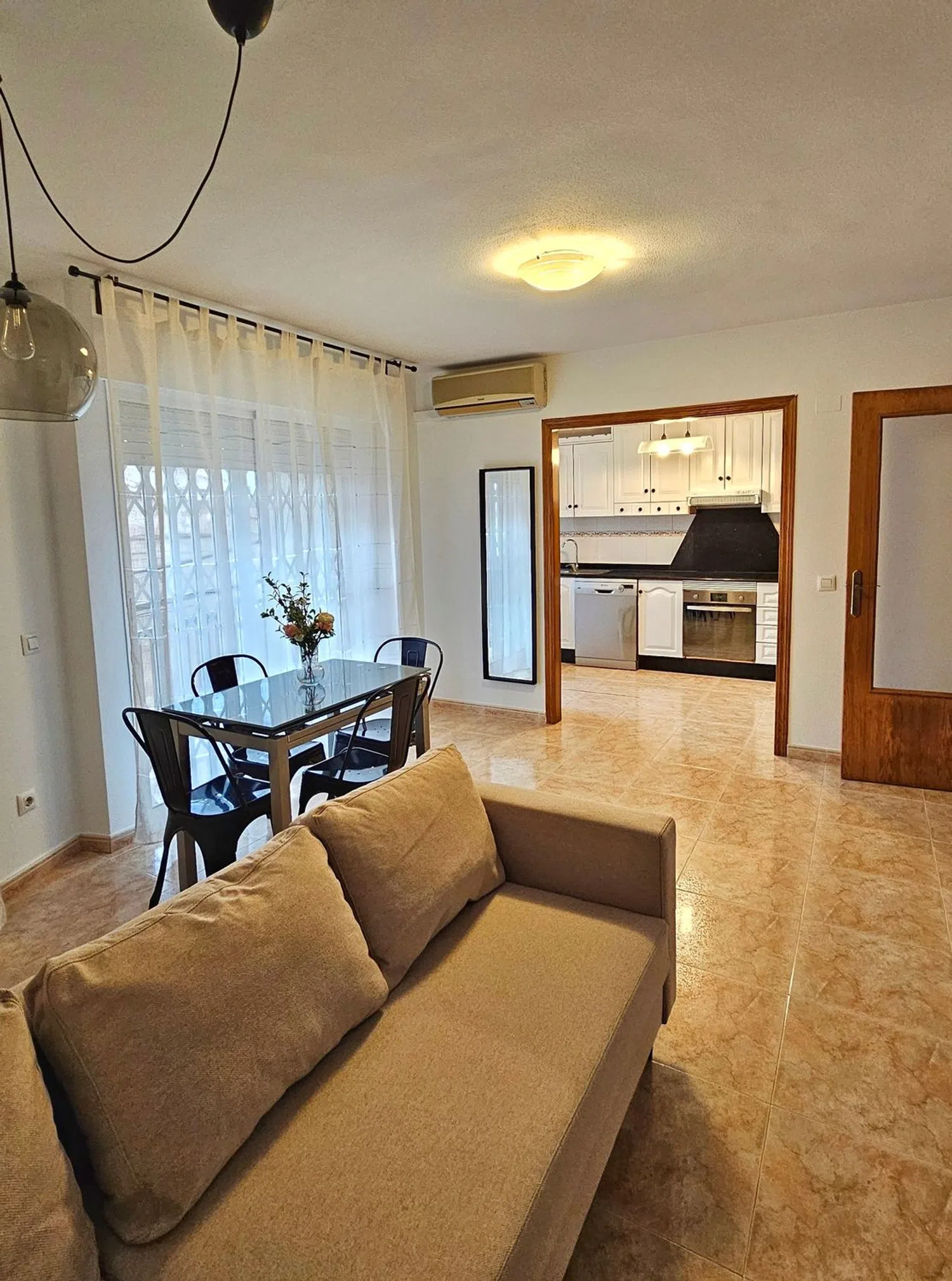 Piso en calle Martínez de la Rosa, 5 b - Foto 1