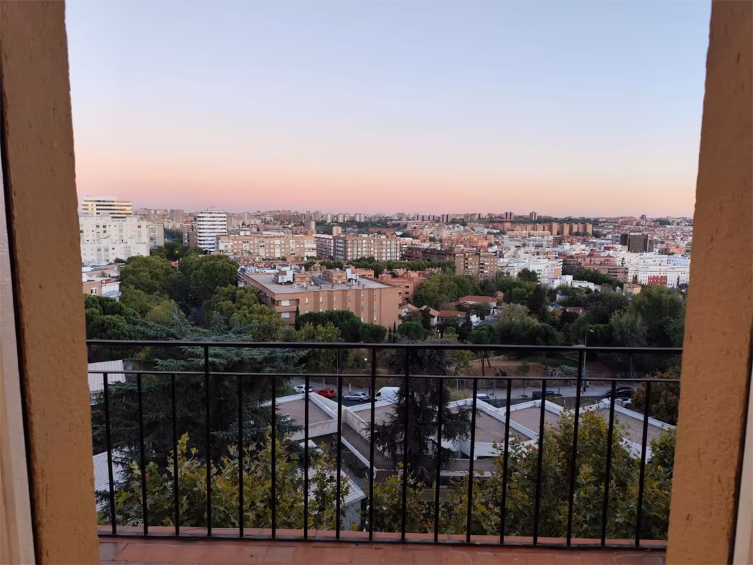 Piso en  Calle de los Reyes Magos 6