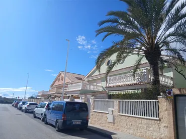 Chalet en  Carrer de Pablo Neruda 14C - Foto 4
