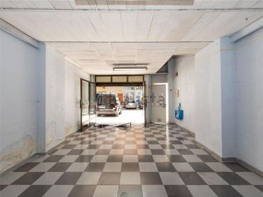 Local comercial en  Calle Tirso de Molina 132 - Foto 1