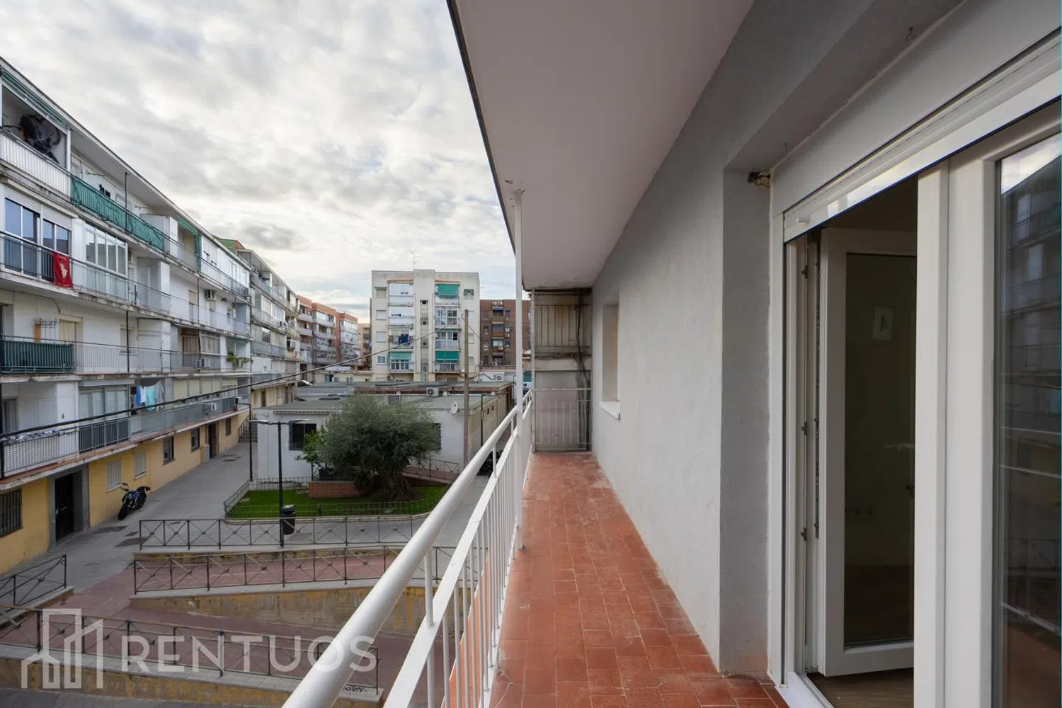 Piso en plaza de la Azucena - Foto 3